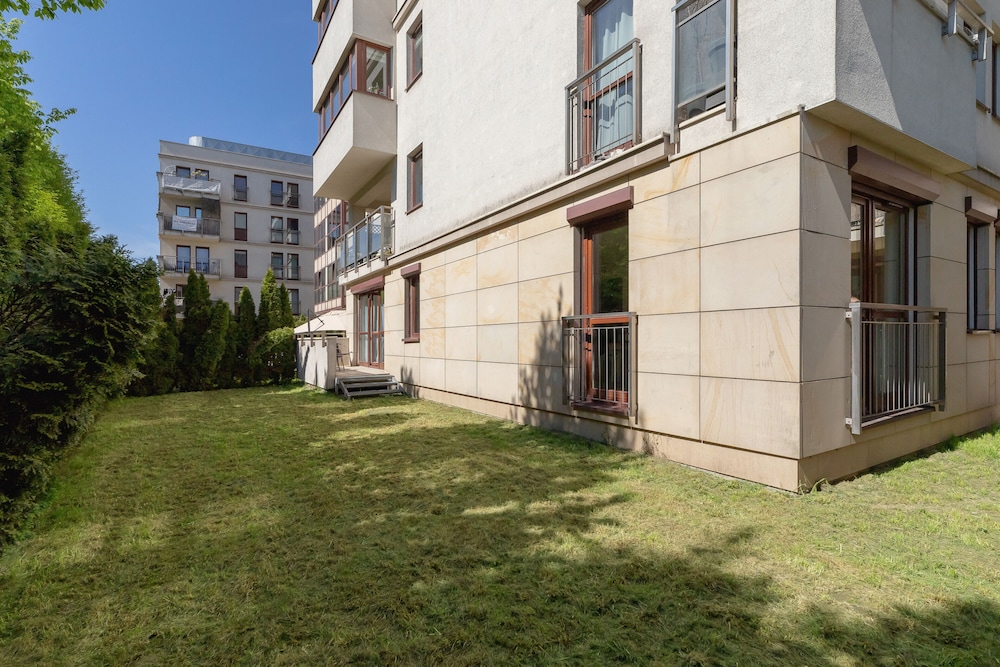 Big Apartment With Garden by Renters view 4