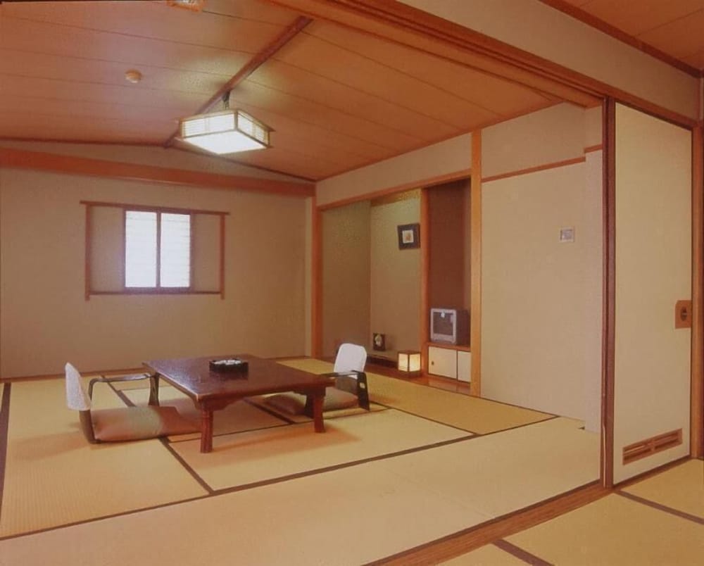 Kamogawa-kan Inn