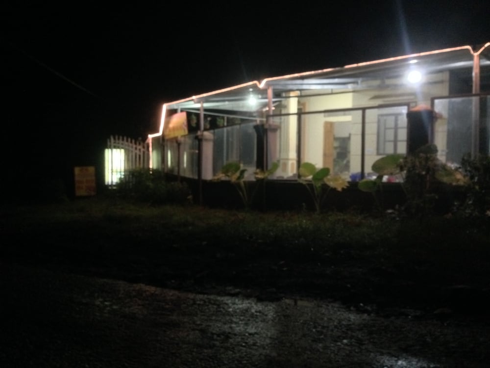 Thac Ba Family Homestay - Hostel
