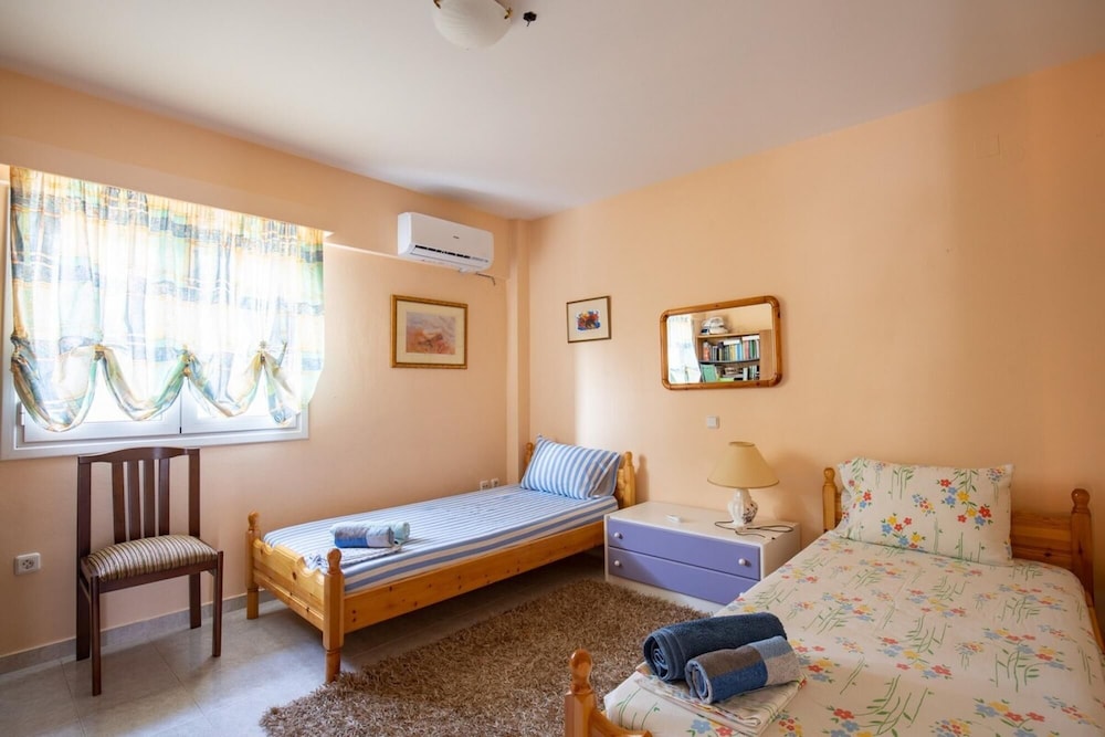 Neromilos Harmony - Roussis Residence view 3