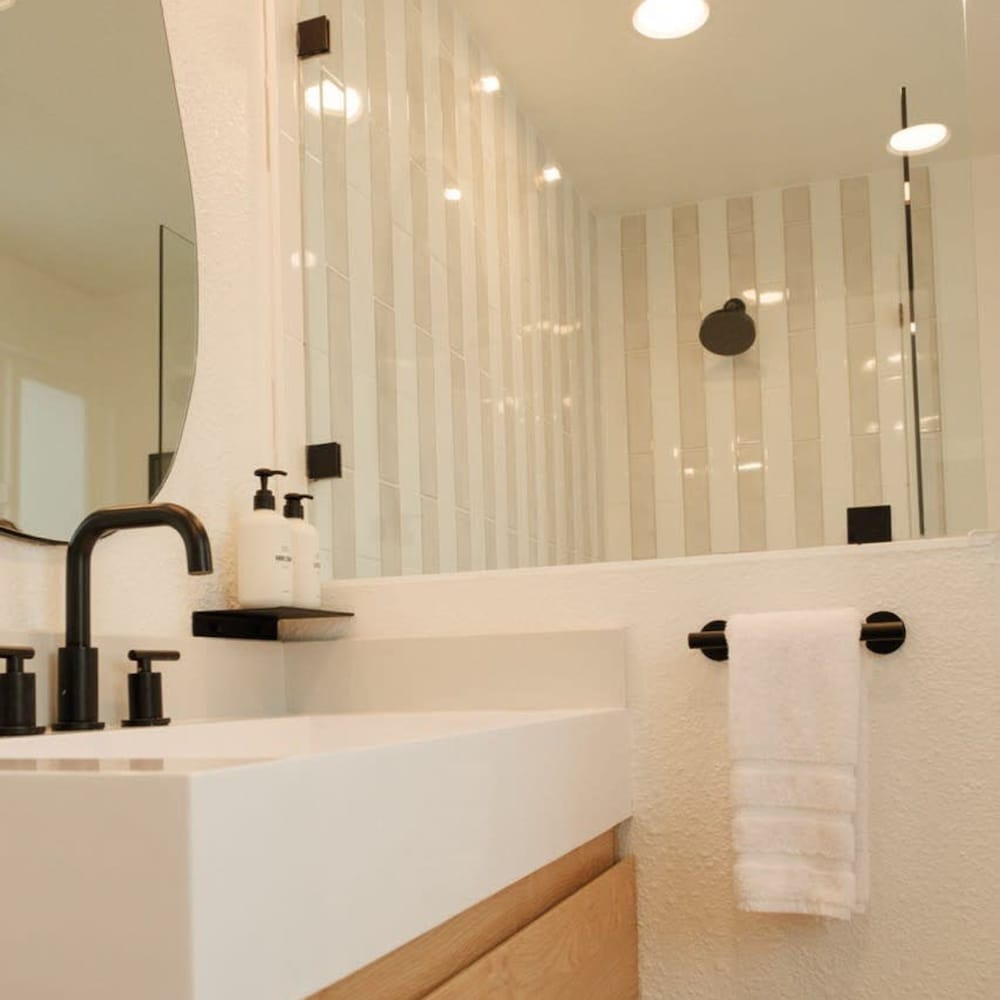 Palm Springs Vacations - Mod Maya Hotel in Palm Springs - Property Image 17