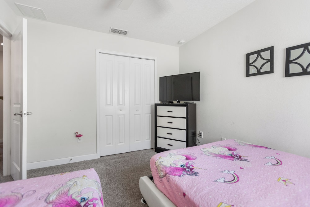 Kissimmee Retreat  6BR House Sleeps 14