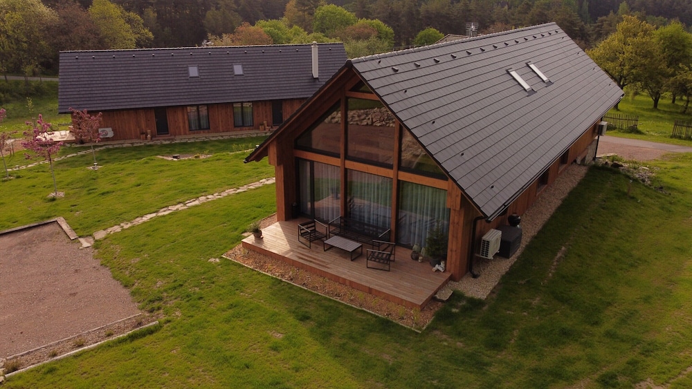Apartment Near Pernstejn Castle in Smrcek