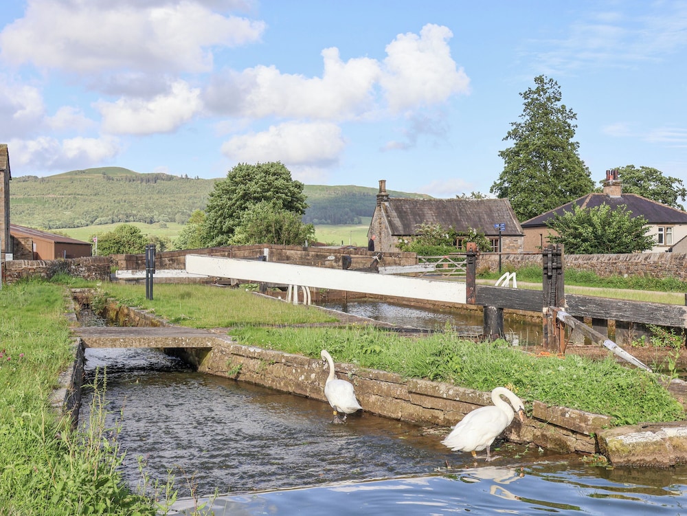 The Swans Nest Lock View