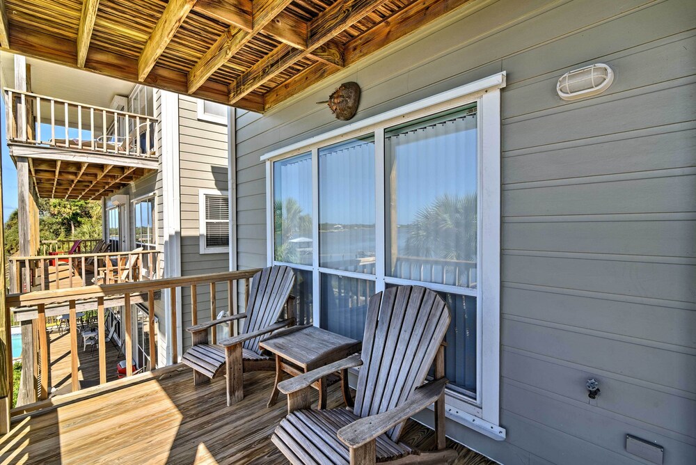 Beachfront Cedar Key Condo w/ Pool, Spa & Views! view 5