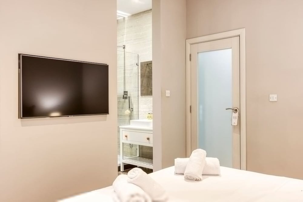 Central Msida Apartment Workspace Wi-fi A C