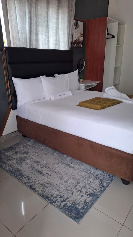 Shalakwe Hills-Inn Guesthouse