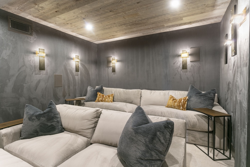 50 - Six Bedroom with Spa Stag Lodge 6 Condo
