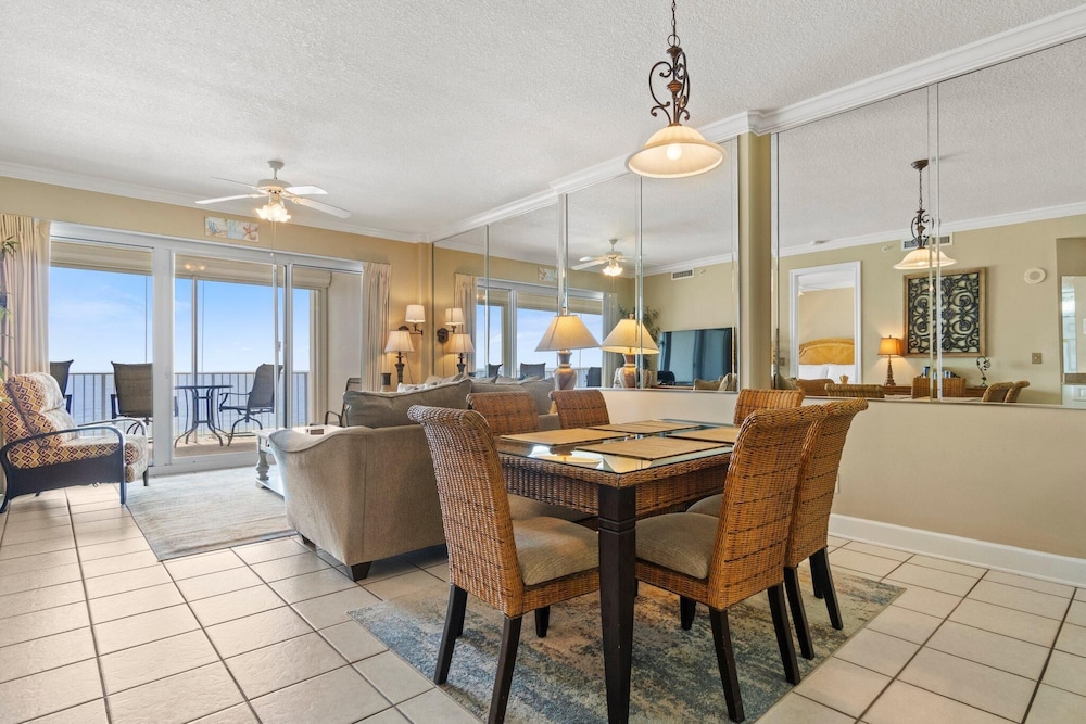 Regency Isle 710