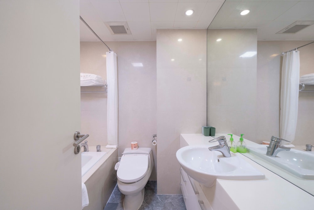 Tyms Stylish 3BR 2BA Apt Xuhui Center