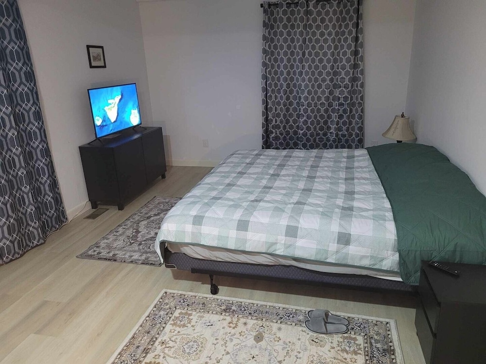 Spacious 4BR Home w/ Pool Family Friendly