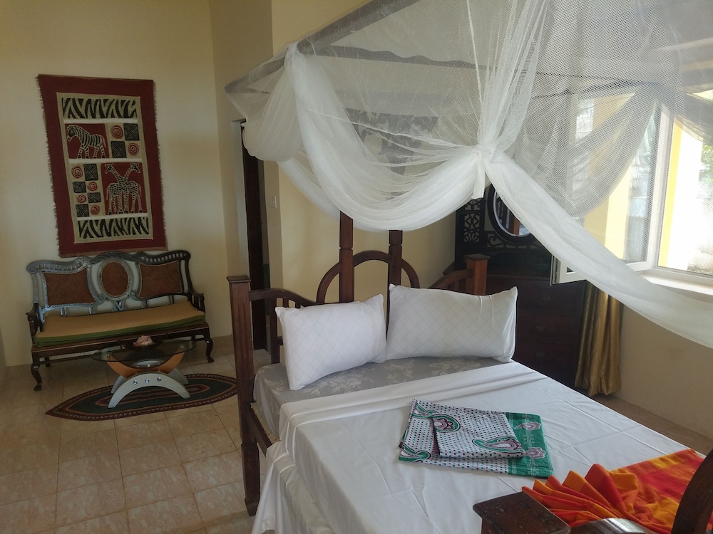 Bwejuu Beach Palm Villa
