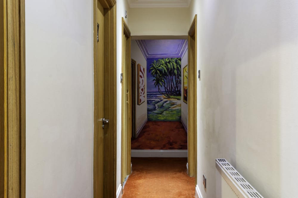Harrow Vacations - The Brent Hotel - Property Image 8