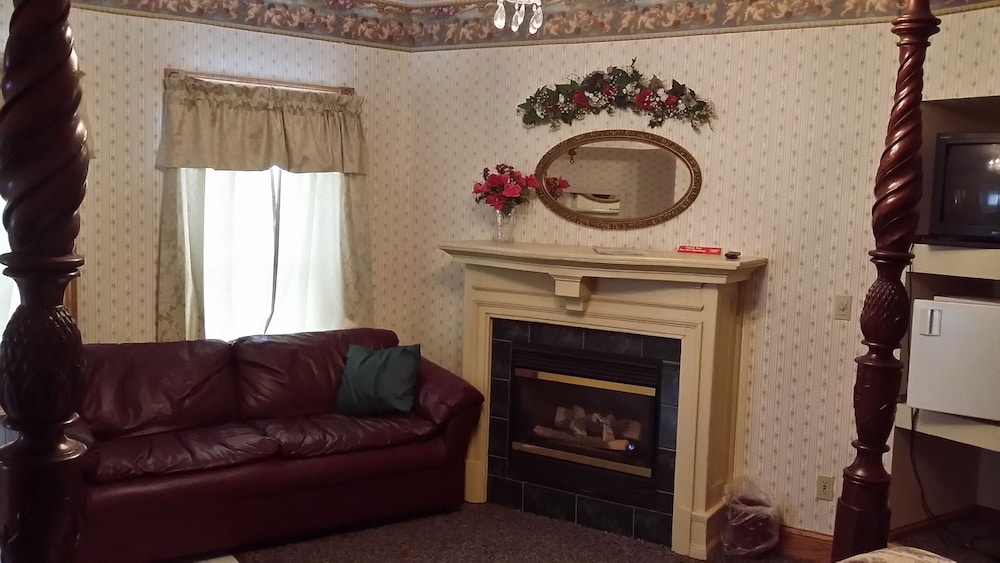 Chestnut Charm Bed & Breakfast