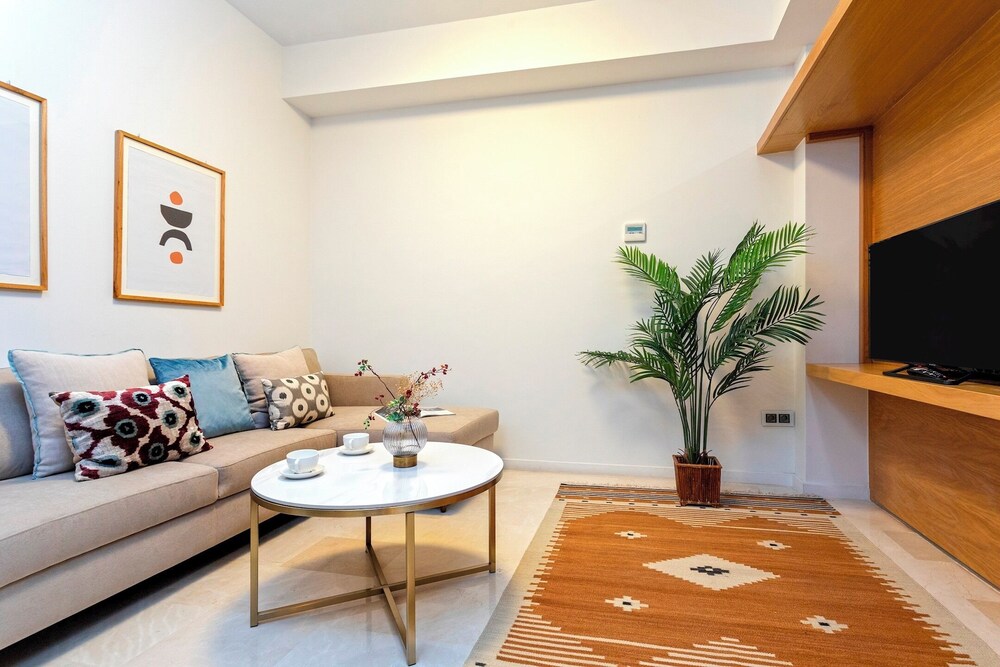 Exclusive Apartment 5BD in Seville. Carlos V