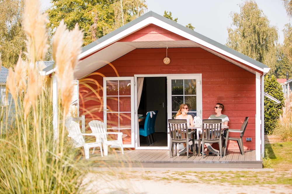 Chalet With Covered Terrace in the Leukermeer