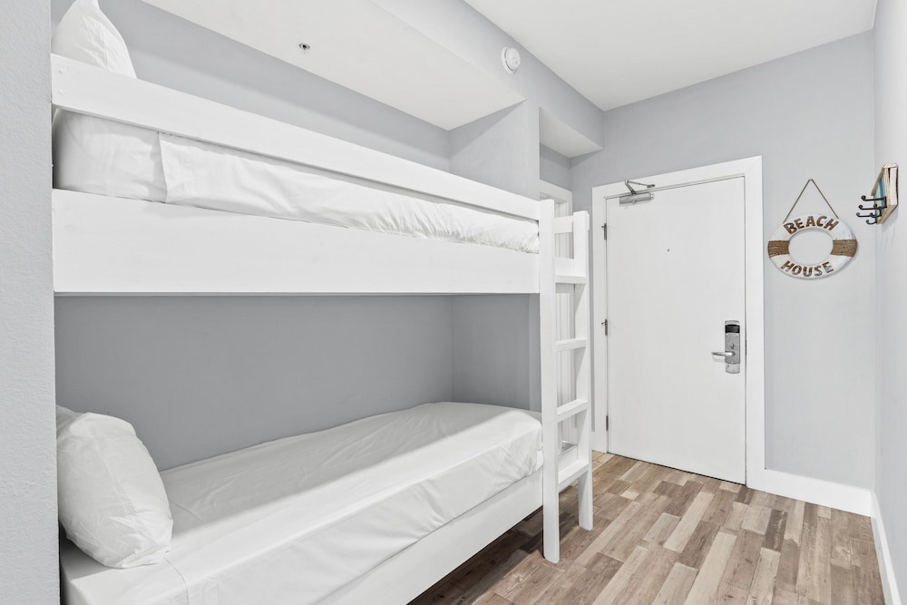 Tidewater by Book That Condo
