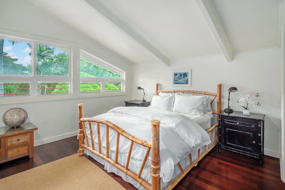 Secret Beach House in Kilauea