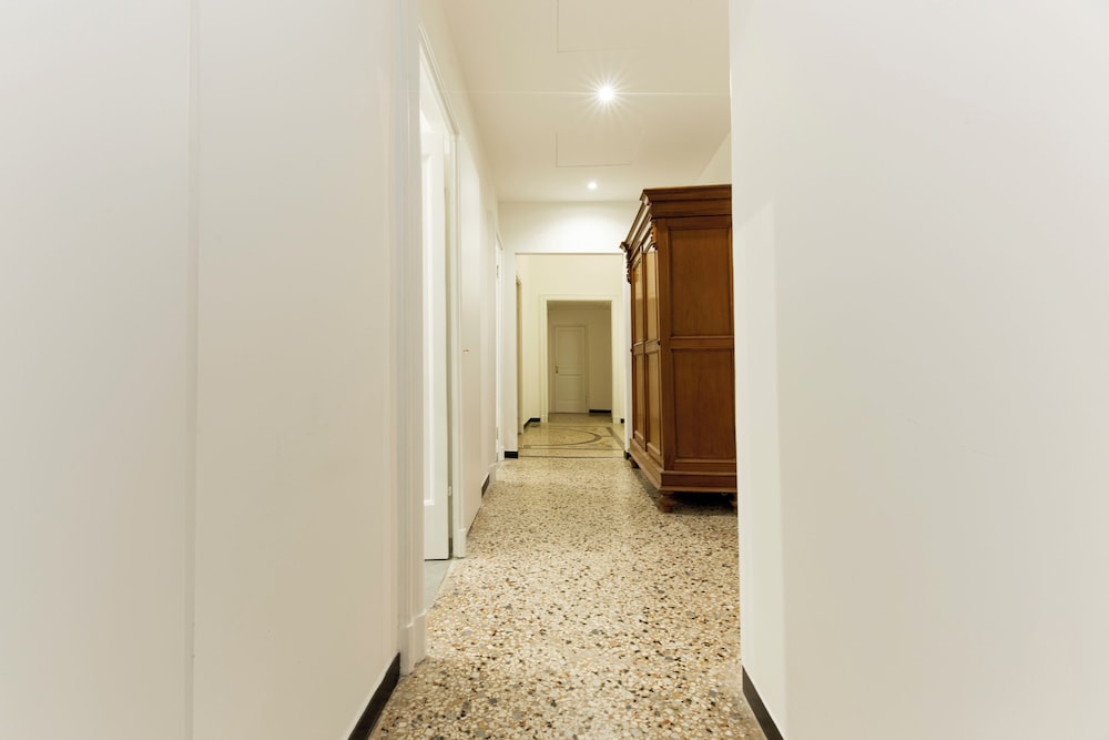Airy 5BR Flat with Balcony - Old Town