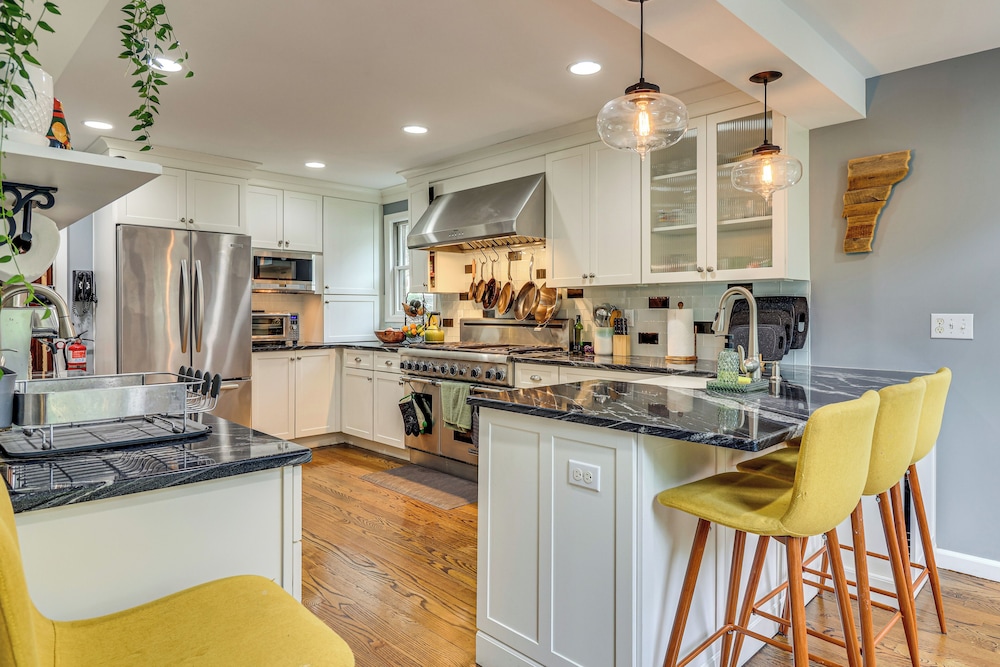 Easy Train Access to Nyc! Elegant Family Retreat