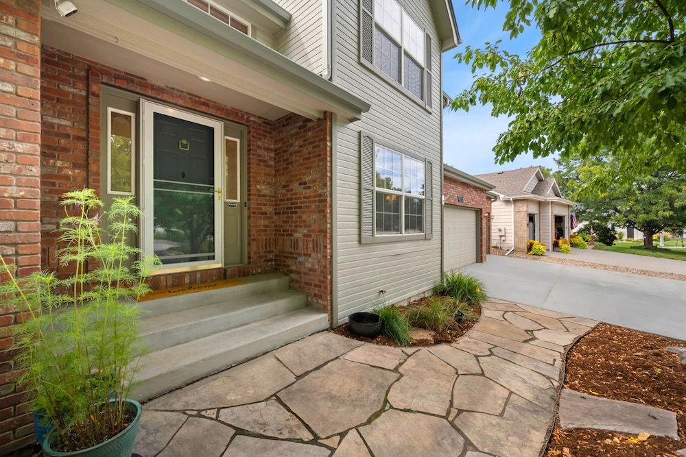 Shady Grove 4 King Beds, Dog Run & Outdoor Fun