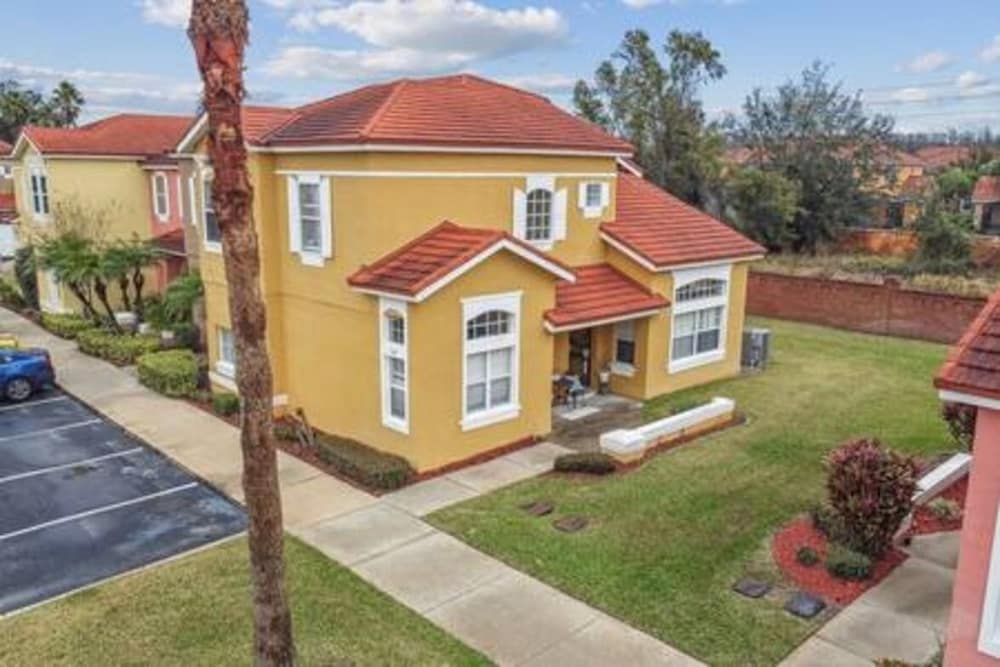 Lake Berkley 4BR Villa - Near Disney & Pool