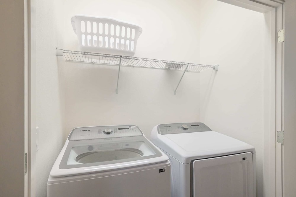 Upstay Luxury Resort Home w Pool & Patiosleeps 26