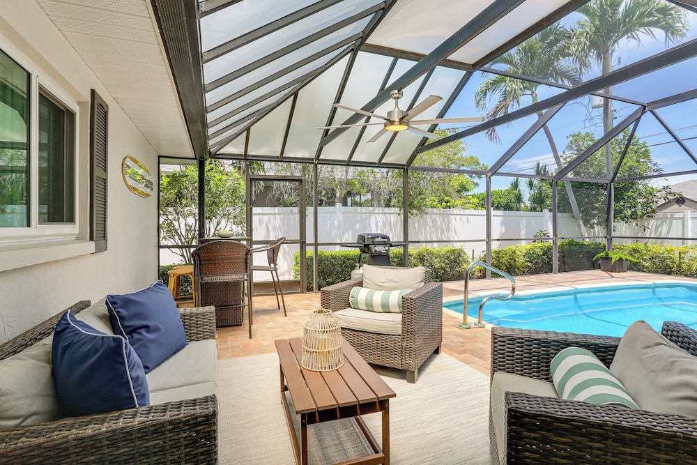 1 Mi to Vanderbilt Beach! Family Home on 500 Block