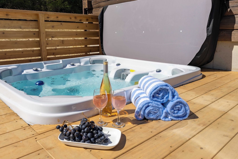Secluded w/ Deck Views, Hot Tub, & Ping Pong Hudson in the Berks by Avantstay