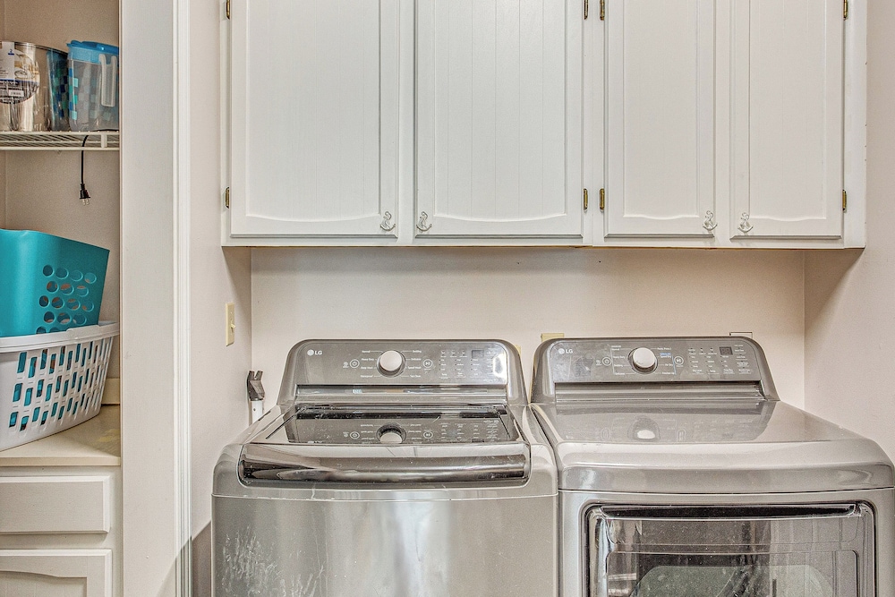 < 1 Mi to Ocean: North Myrtle Beach Home w/ Grill!