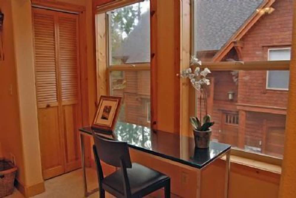 Trailside Villa