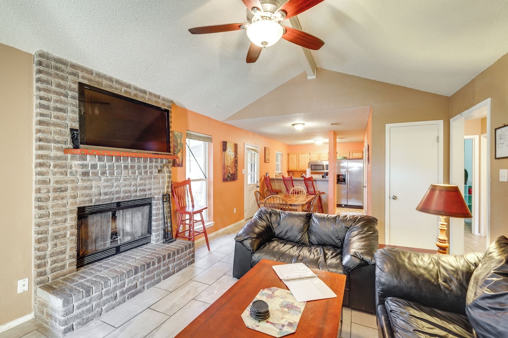 Walk to At&t Stadium: Game Day Home Base w/ Patio!