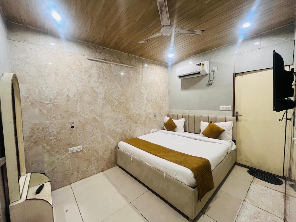 Roomshala Hotel Golden Residency