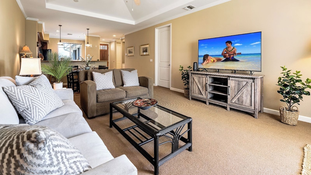 Family & Couples' Fun - Golf, Mountain & Lake Views + Walk to Dining & Beach - Vrkcv
