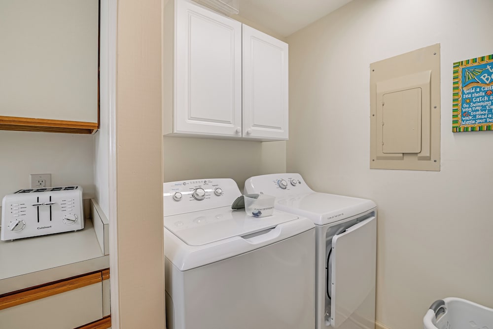 Oceanfront Condo w/ Pool Access in Surfside Beach!