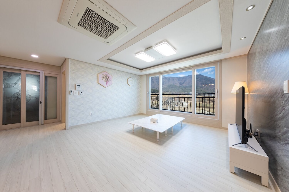 Ulsan Byeoldam Eunchae Pool Villa