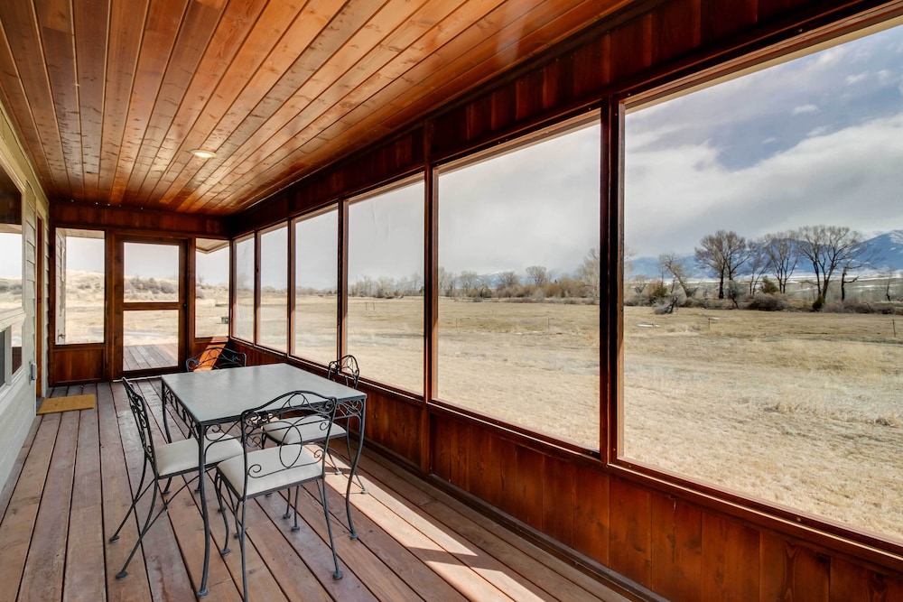 Beautiful Jefferson River Cabin w/ Mountain Views! - Property Image 12