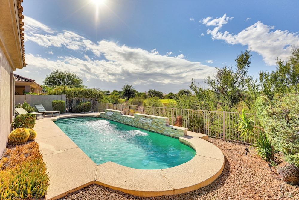 A Golfer's Retreat + Patio: Quiet Scottsdale Home