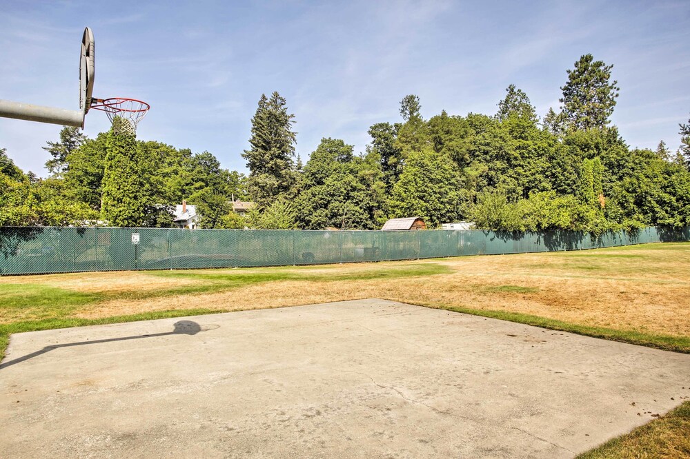 Sandpoint Vacations - Lake Pend Oreille Condo w/ Porch  Mountain View! - Property Image 1