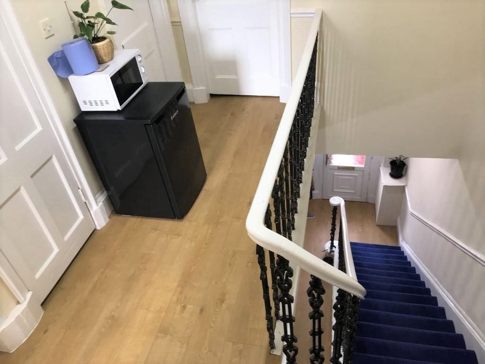 5 Bedroom House For Large Group view 2