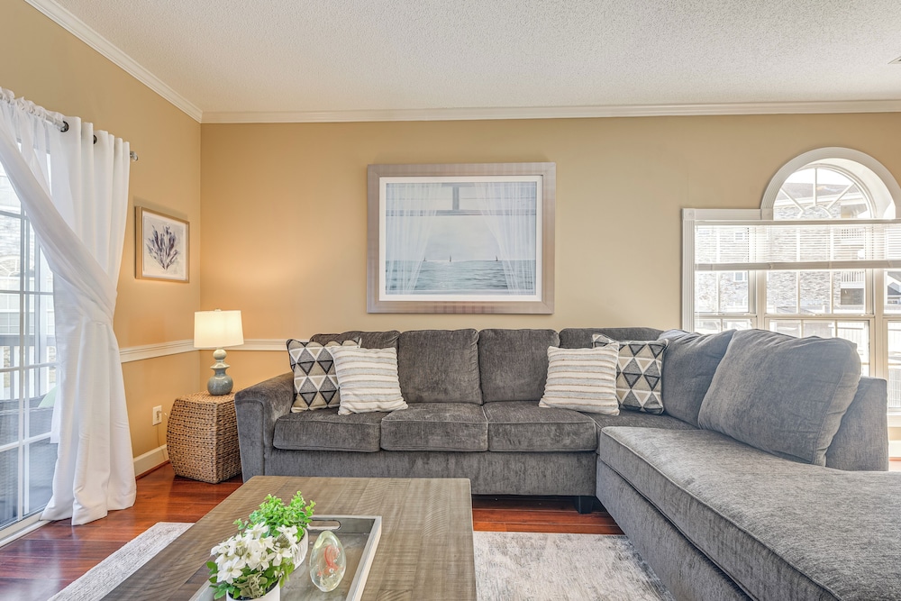 2 Mi to Broadway at the Beach: Condo w/ Pool!