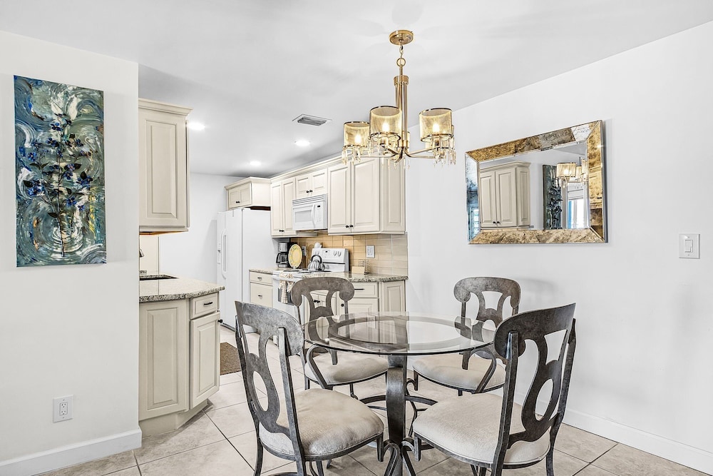 1511 Seas The Day: Batiki West Unit #504 2 Bedroom Condo