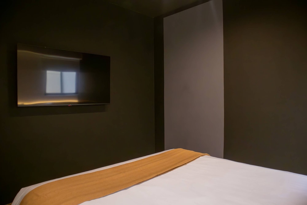 w Cozy 1BR w Balcony Near Kennedy Park