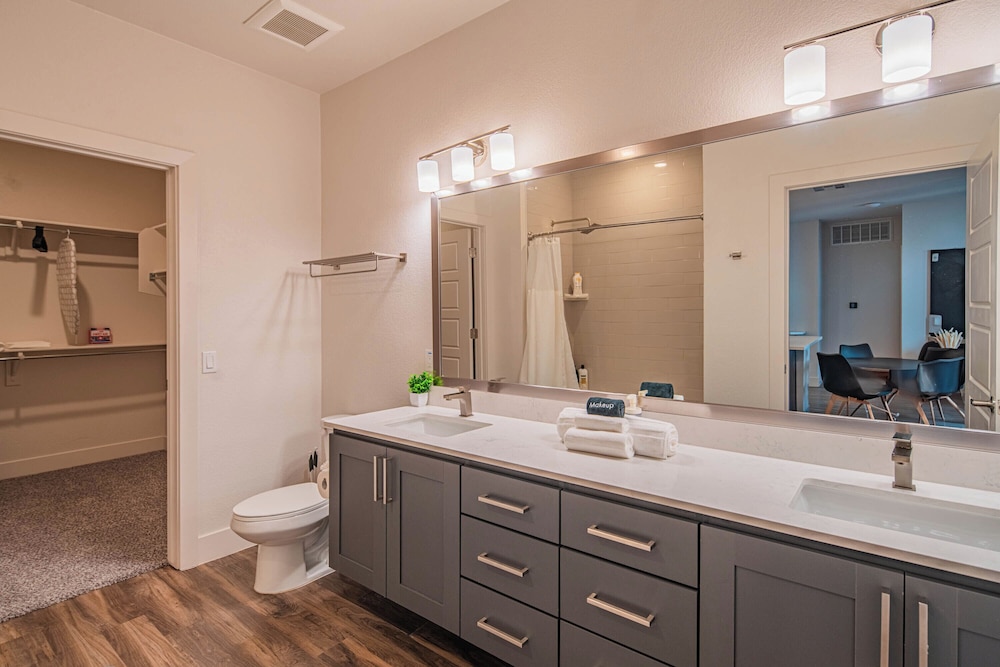 ROVE LIVING/KB - Scottsdale Grand