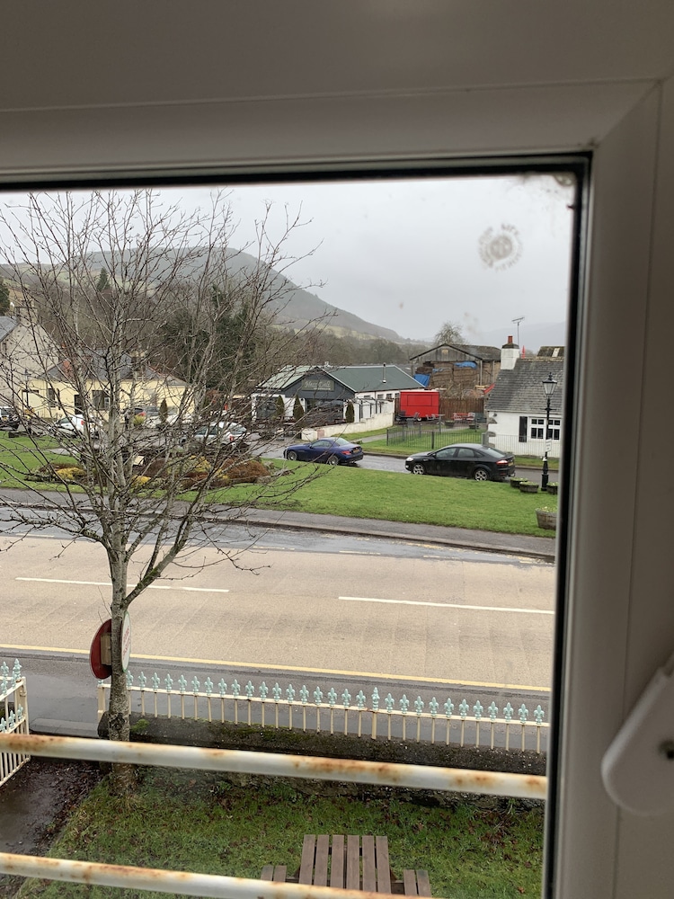 1 Loch Ness Hostel