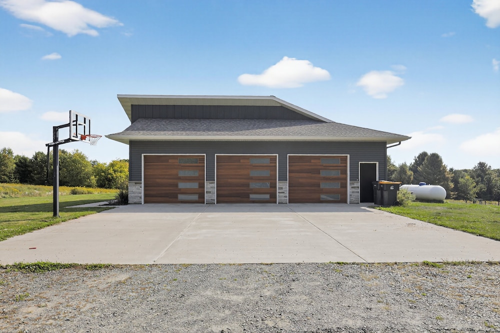 Peaceful Secluded Wausau Retreat 3 Bedroom Home