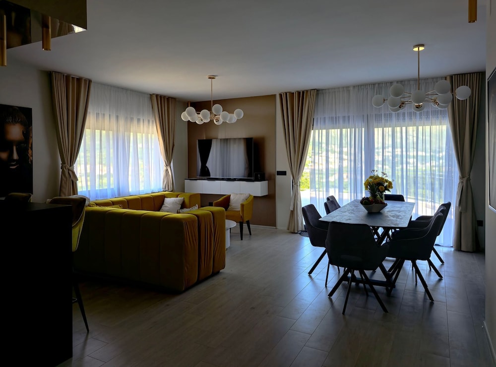 Villa Golden Grain