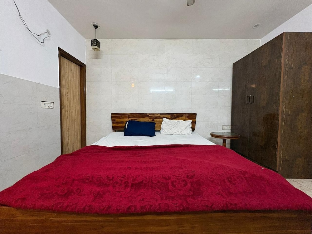 Hotel Twamev Ashram