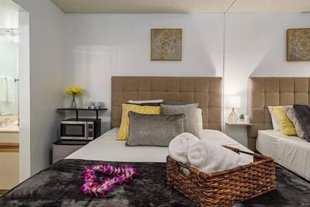 Signature Residences at Maui Banyan