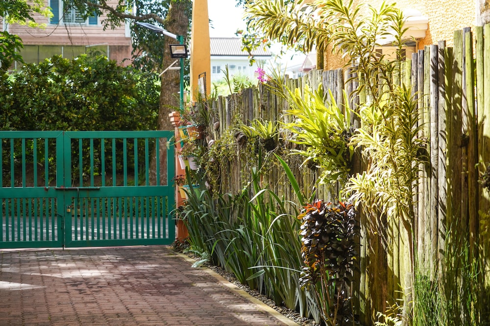 Charming Tagaytay Vacation Home